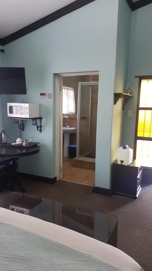 Izimbali Lodge And Restaurant Ermelo Ngoại thất bức ảnh