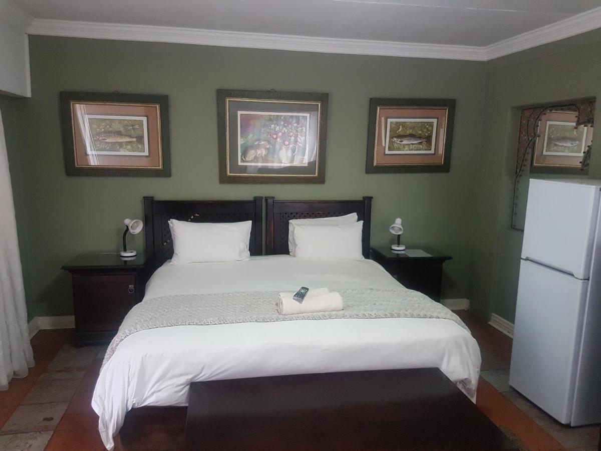 Izimbali Lodge And Restaurant Ermelo Ngoại thất bức ảnh