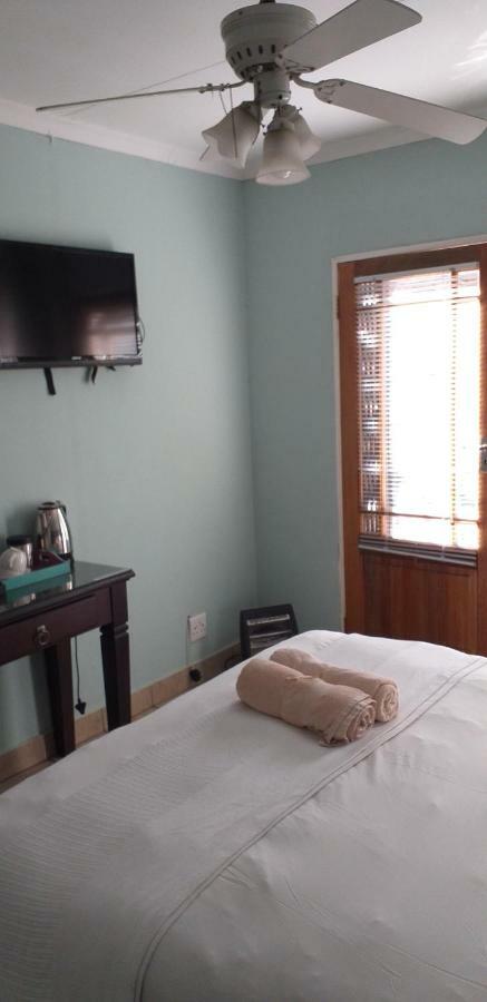 Izimbali Lodge And Restaurant Ermelo Ngoại thất bức ảnh
